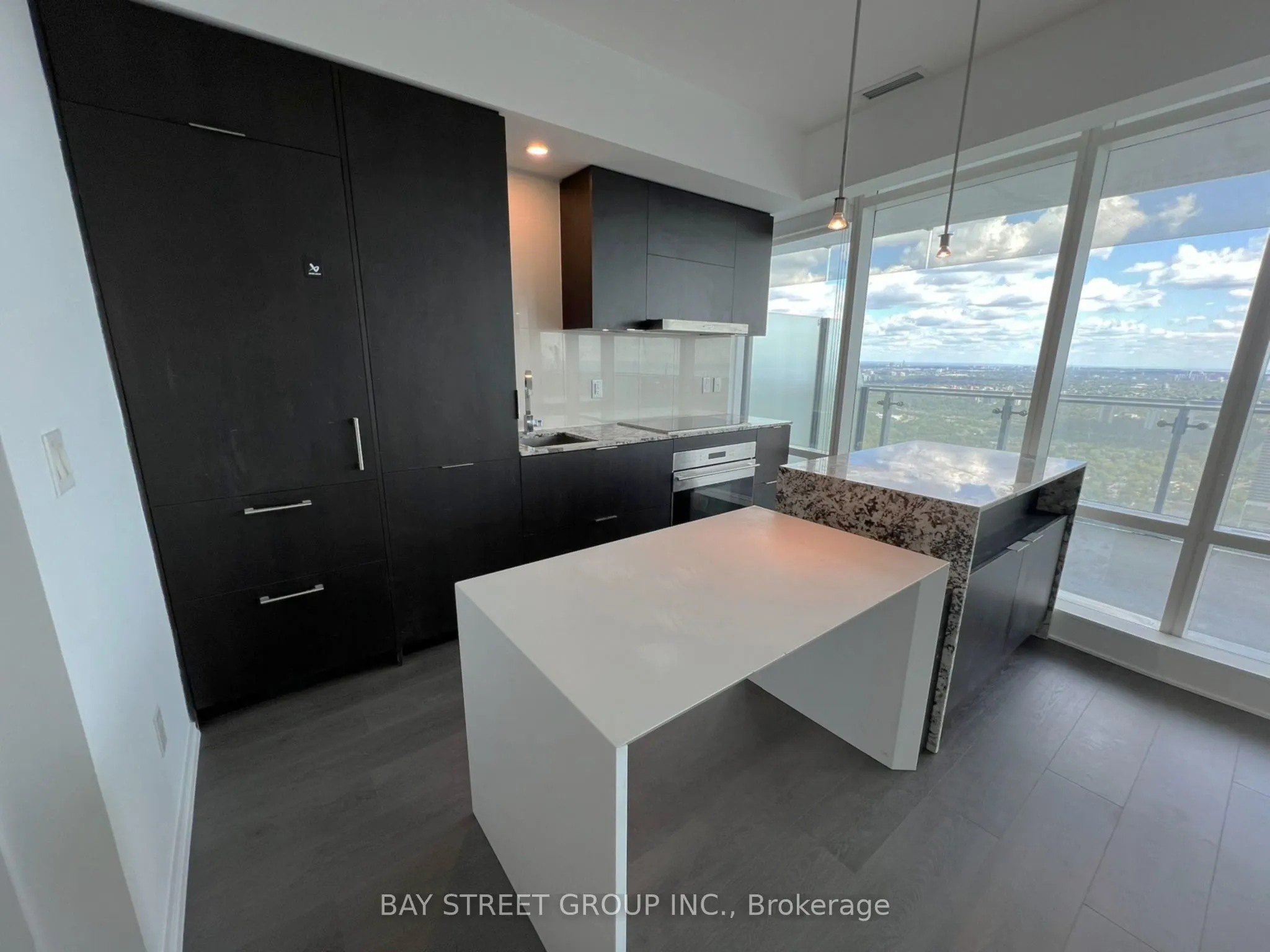 1 Bloor Street E, #6302