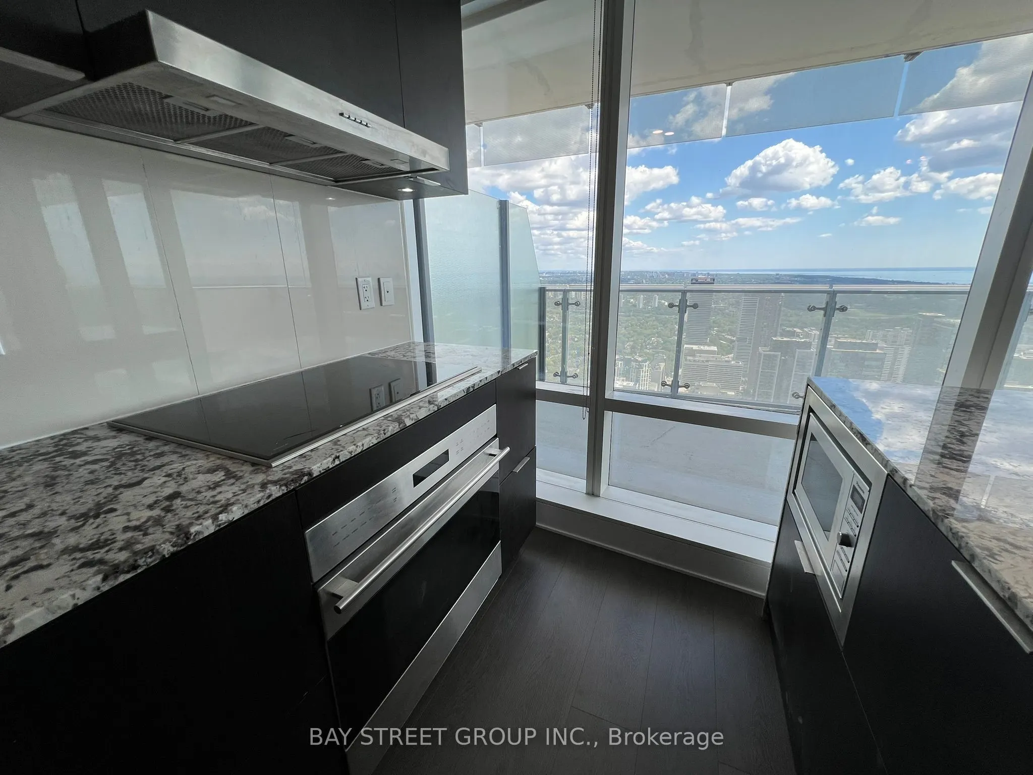 1 Bloor Street E, #6302