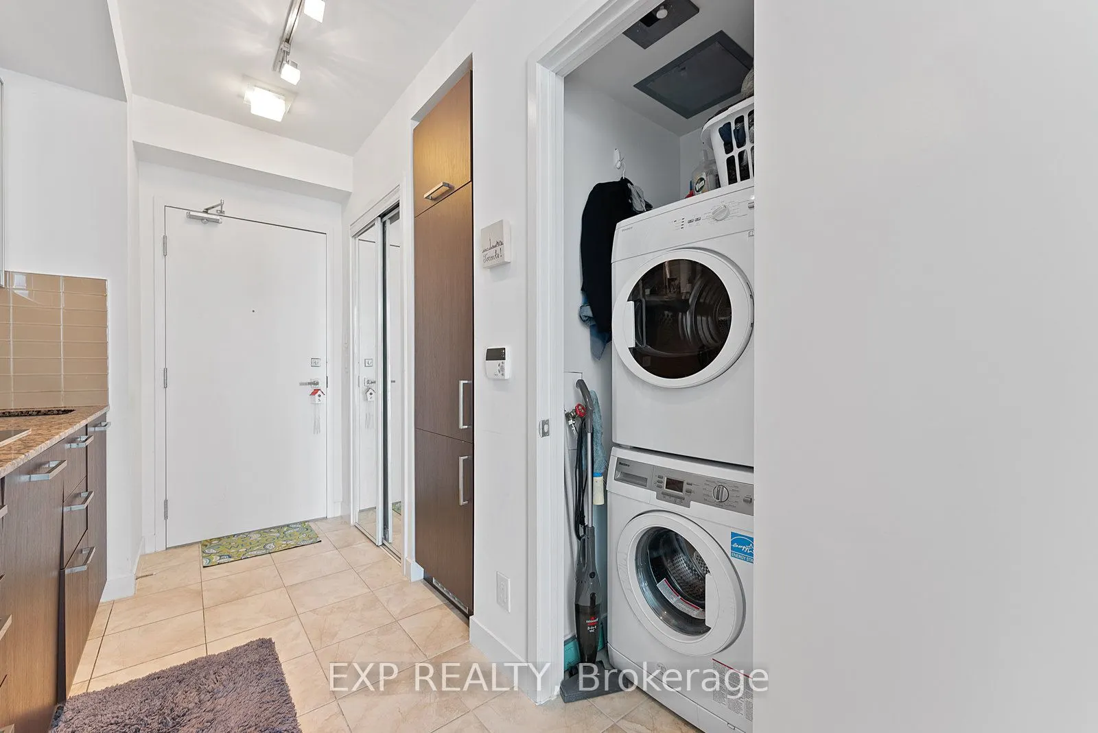 14 York Street, #3702