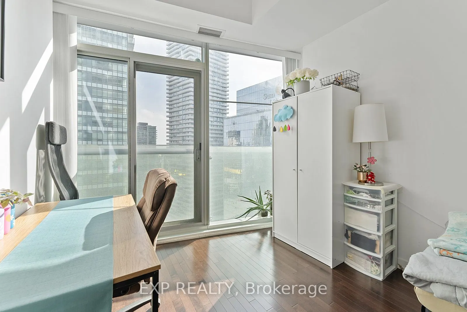 14 York Street, #3702