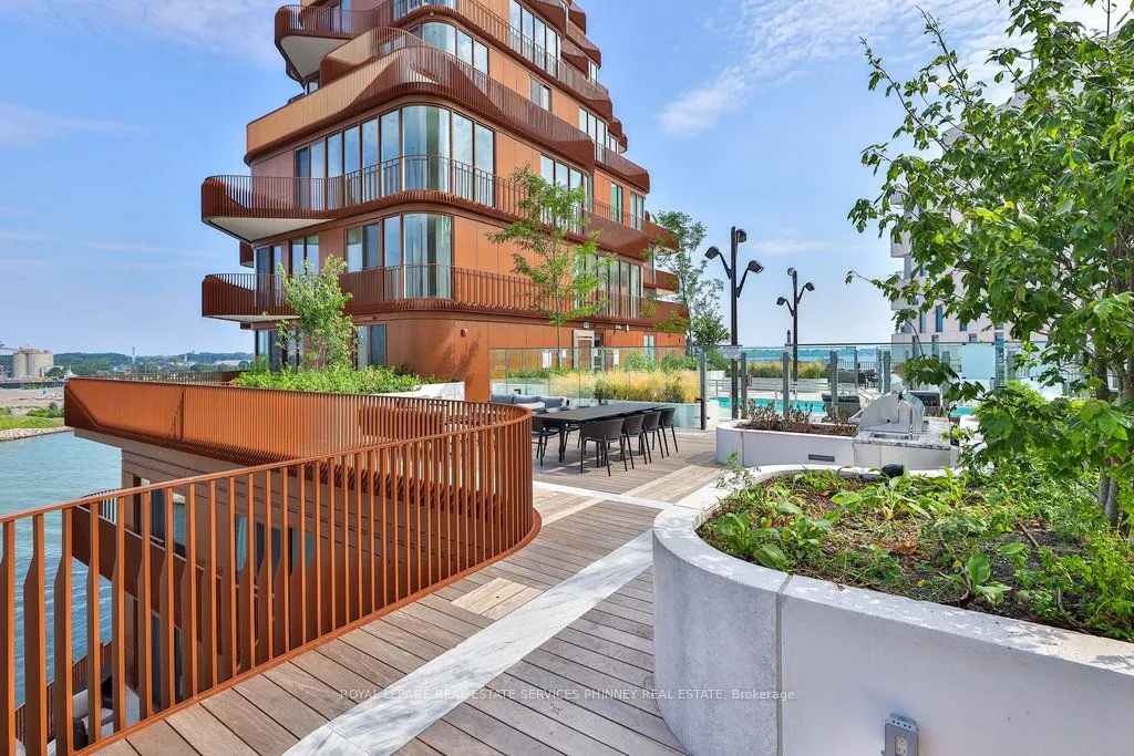 155 Merchants' Wharf, #214