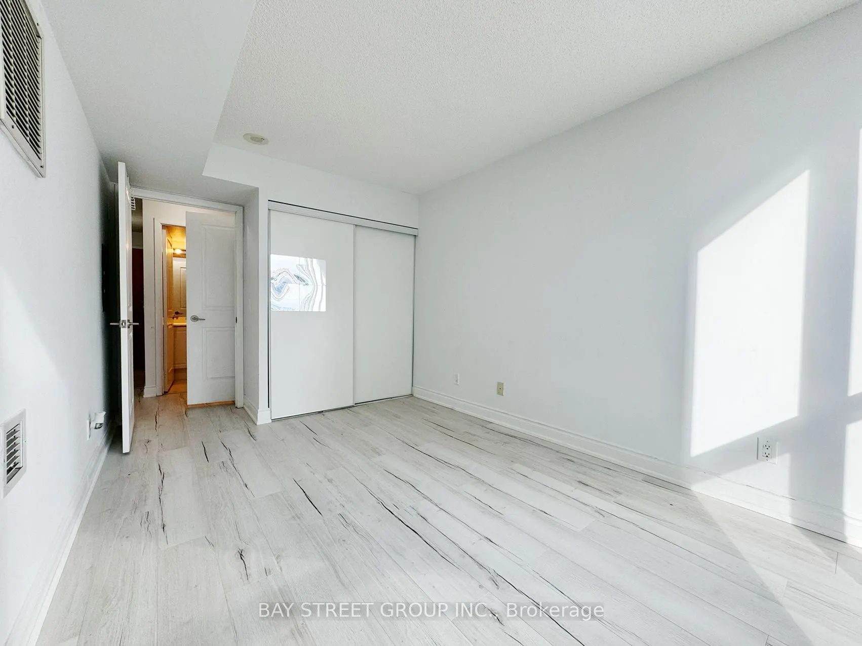 4968 Yonge Street, #1611