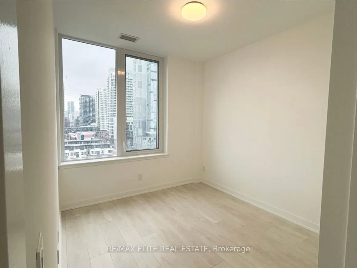 5 Defries Street, #920
