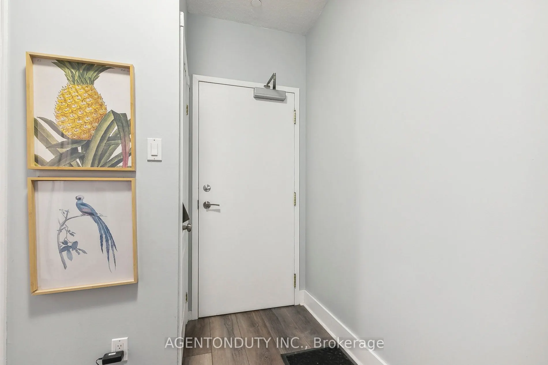 393 King Street W, #708