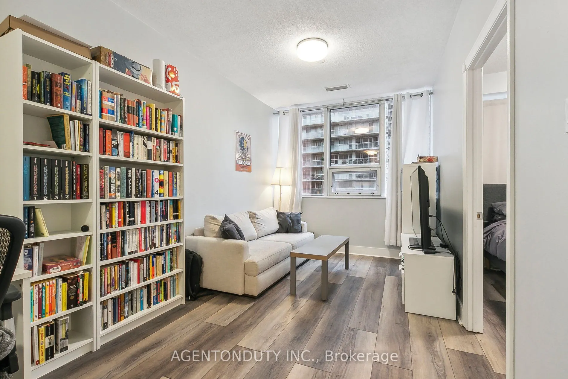 393 King Street W, #708