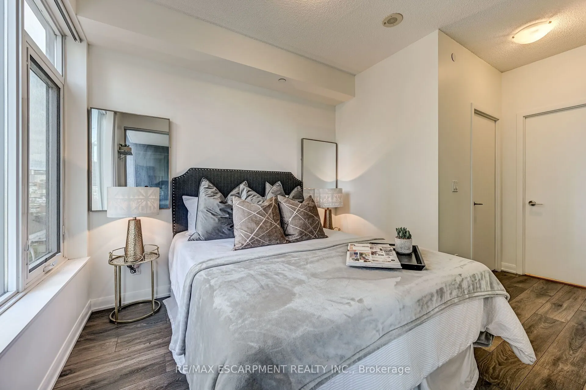 435 Richmond Street W, #714