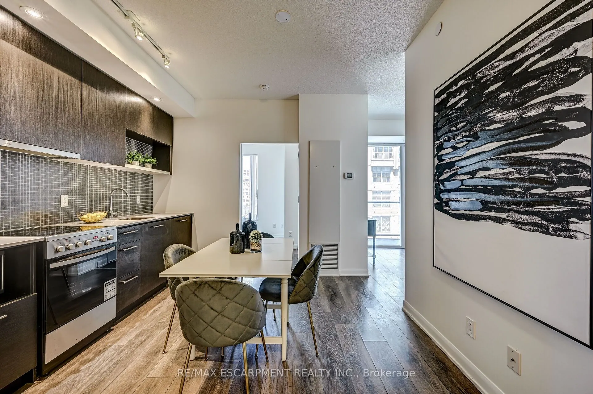435 Richmond Street W, #714