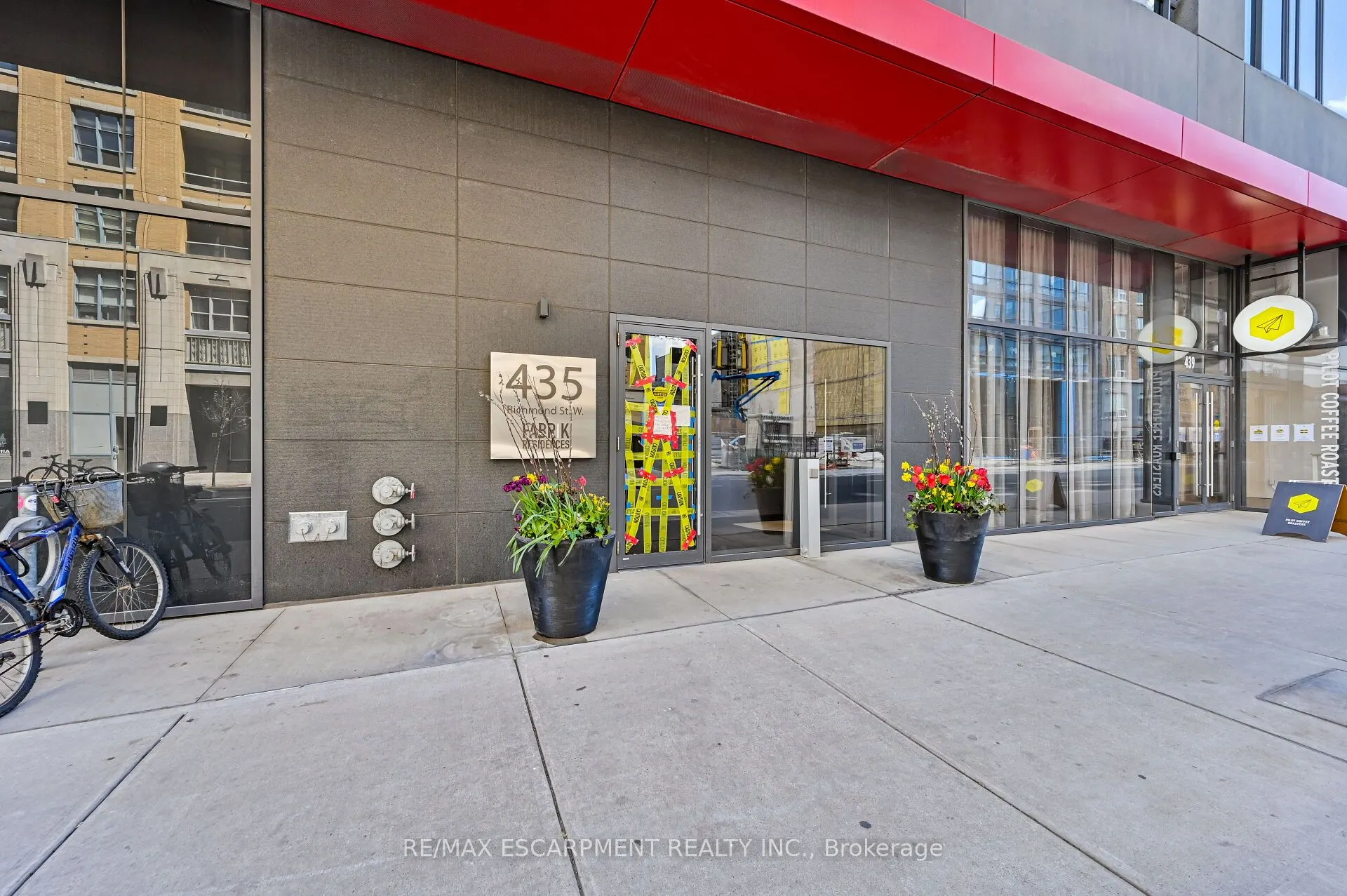 435 Richmond Street W, #714