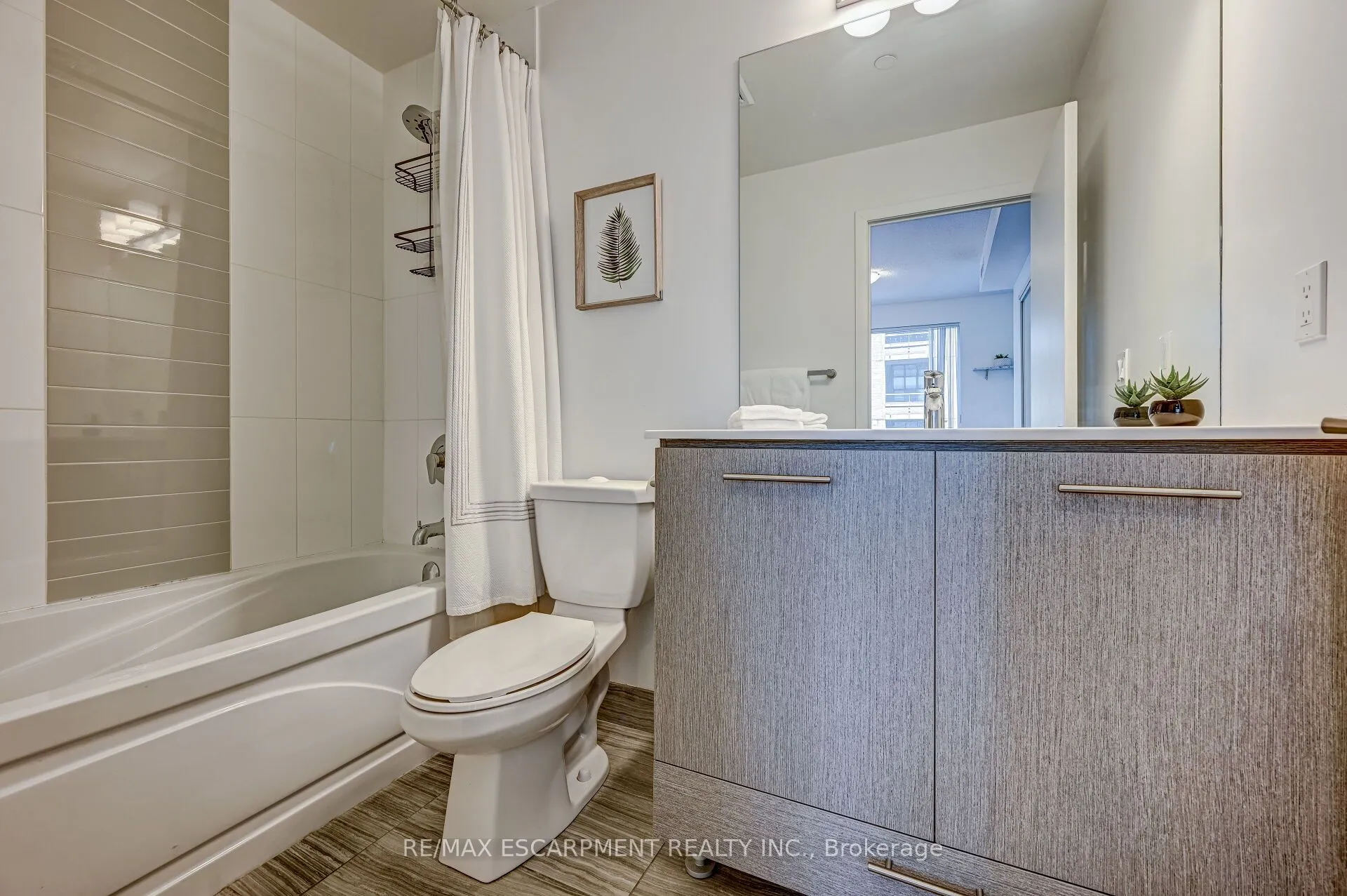 435 Richmond Street W, #714