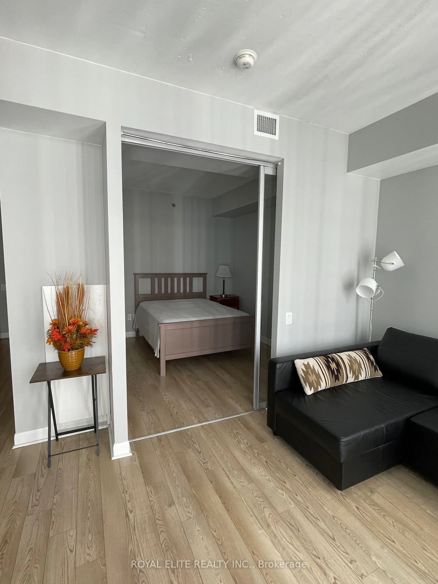 375 King Street W, #2708