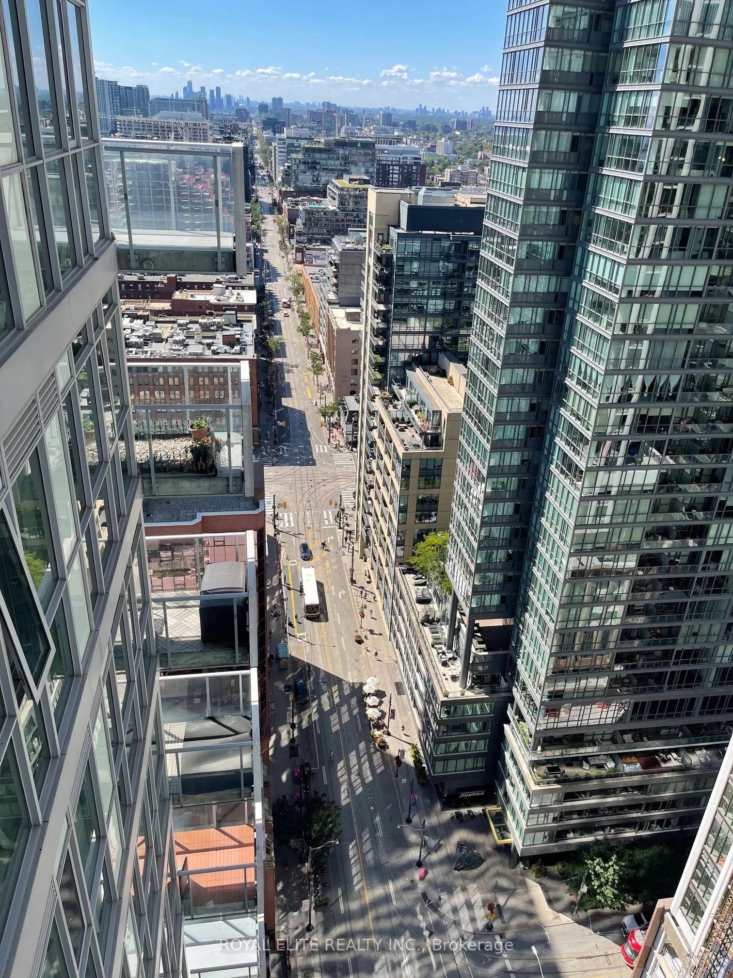 375 King Street W, #2708