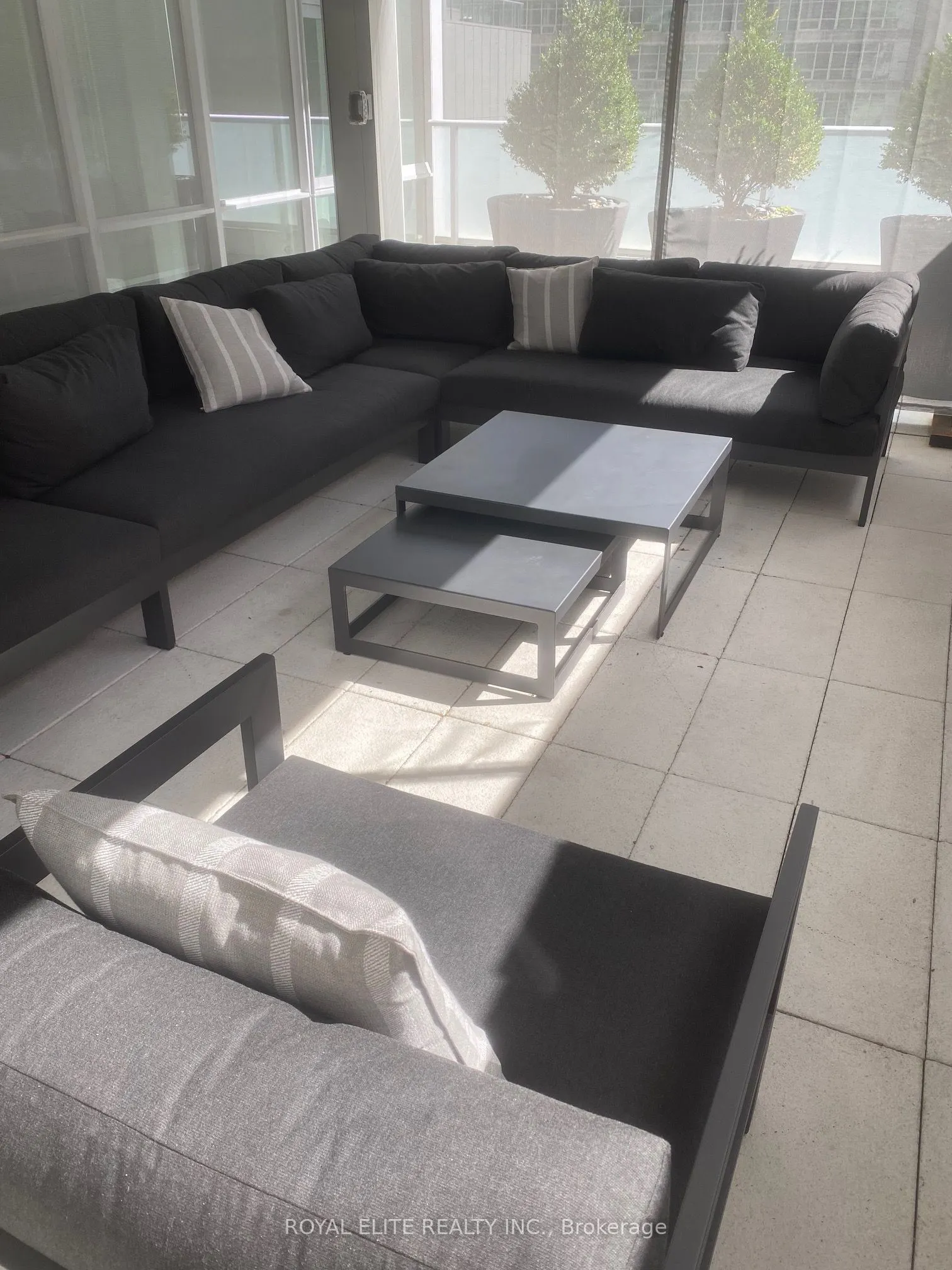 375 King Street W, #2708