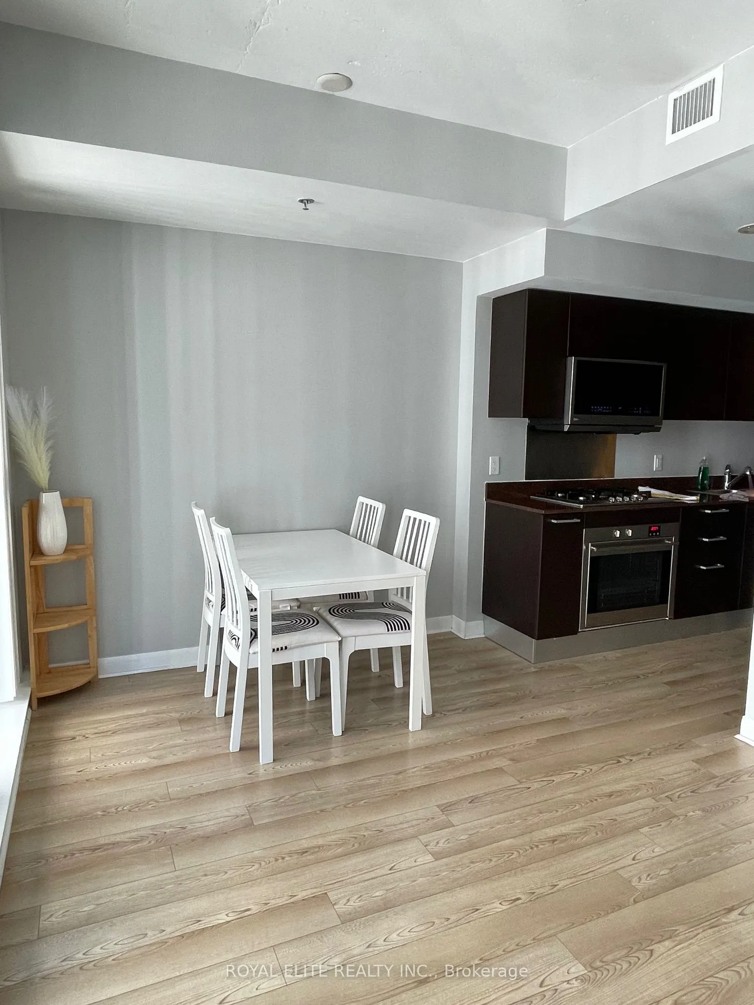 375 King Street W, #2708