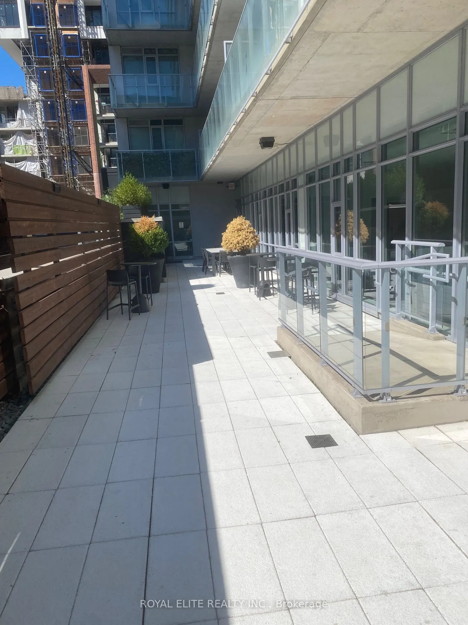 375 King Street W, #2708
