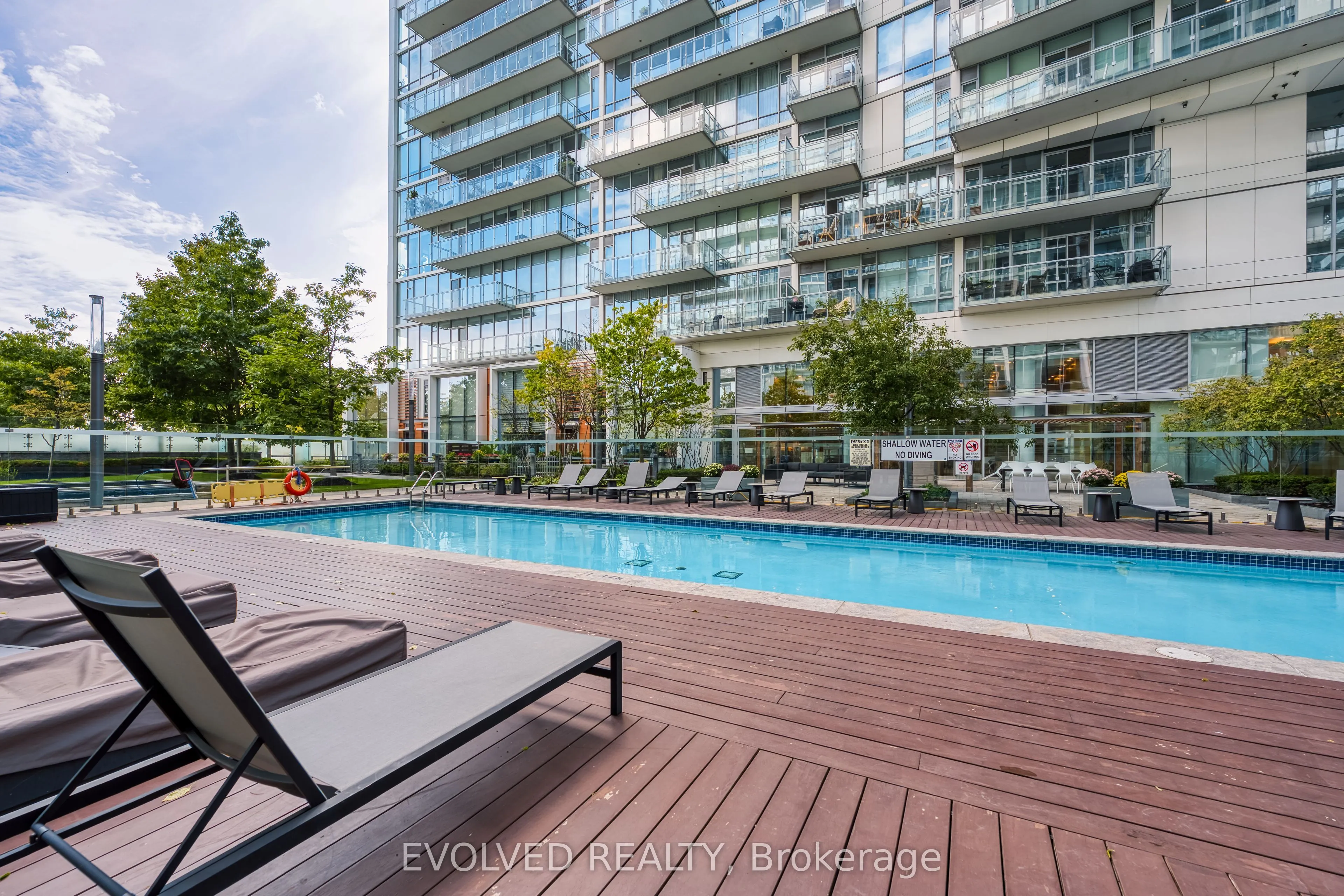 29 Queens Quay E, #110