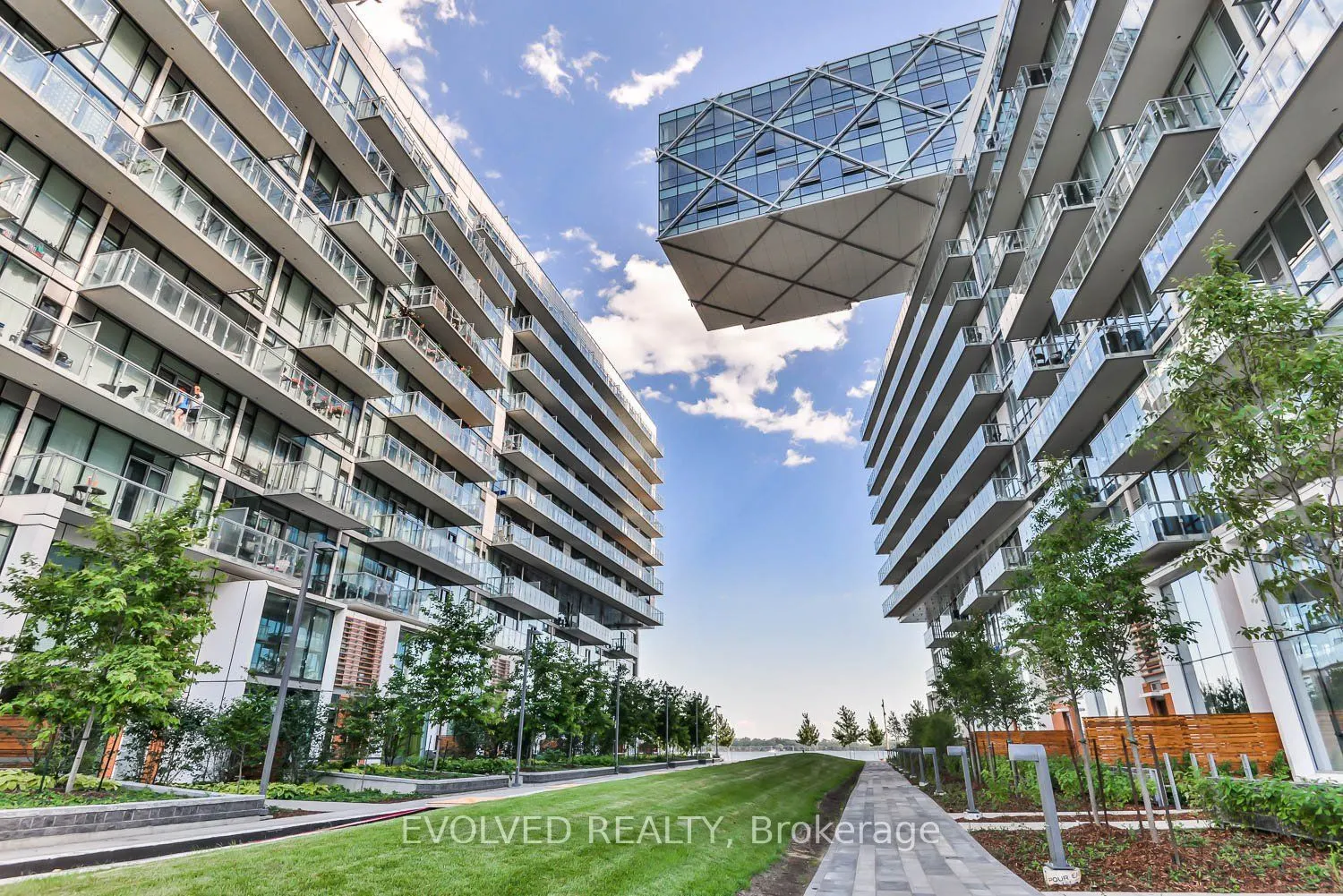 29 Queens Quay E, #110
