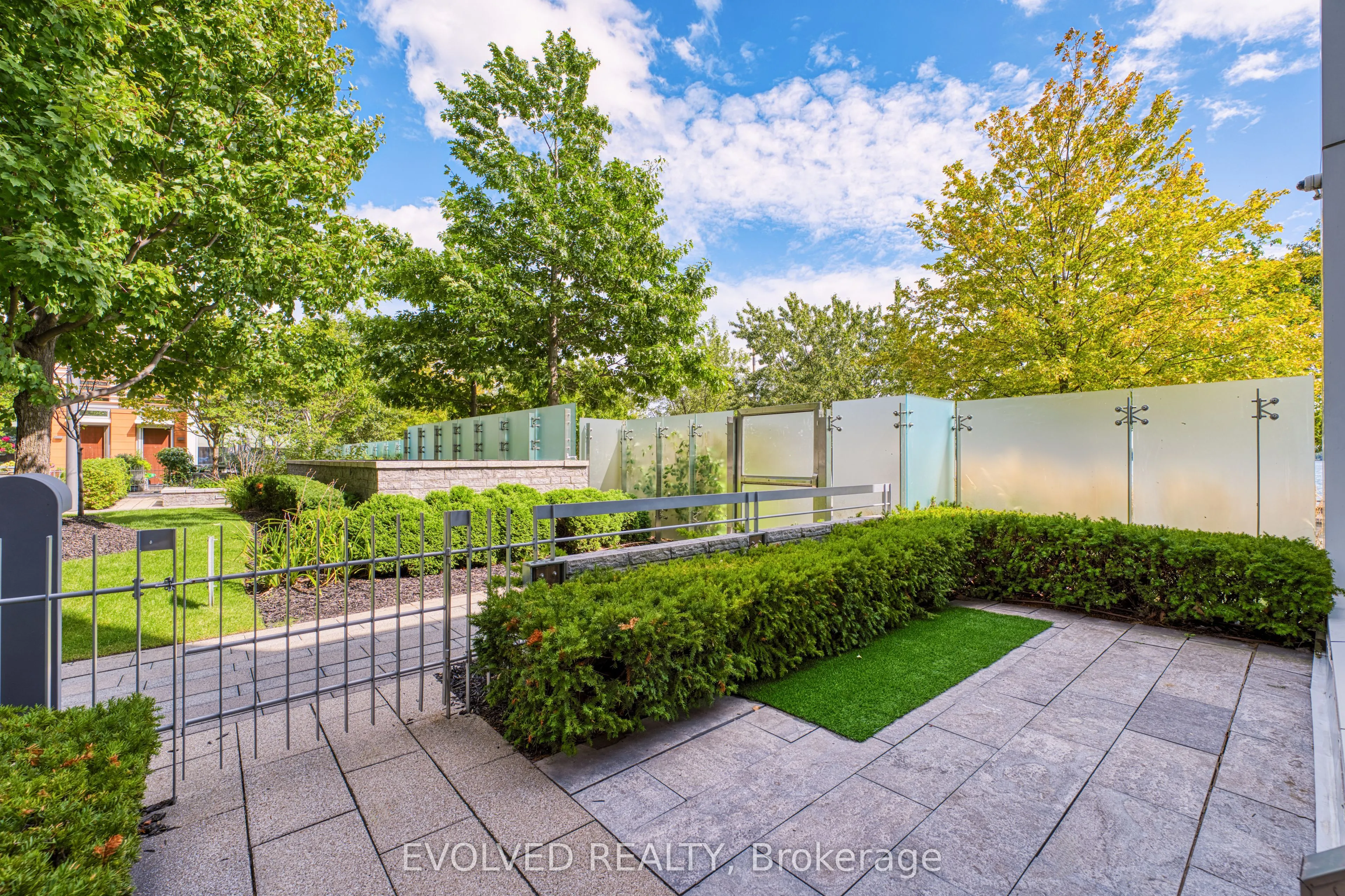 29 Queens Quay E, #110