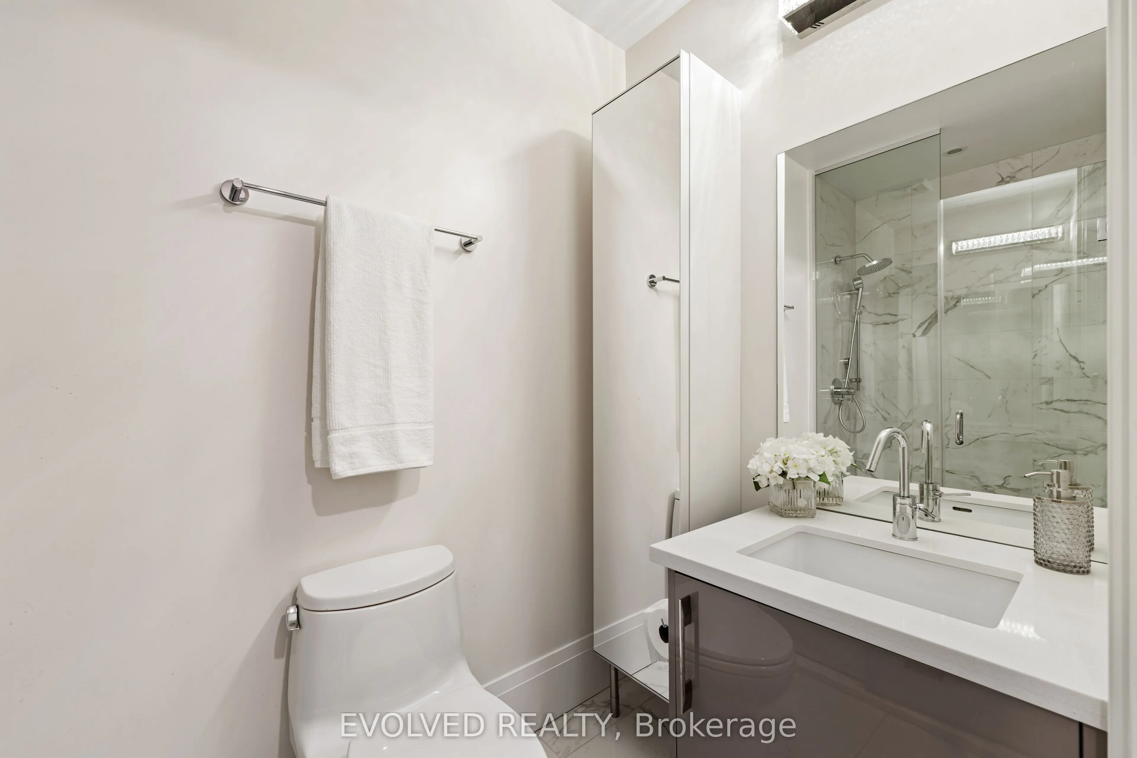 29 Queens Quay E, #110