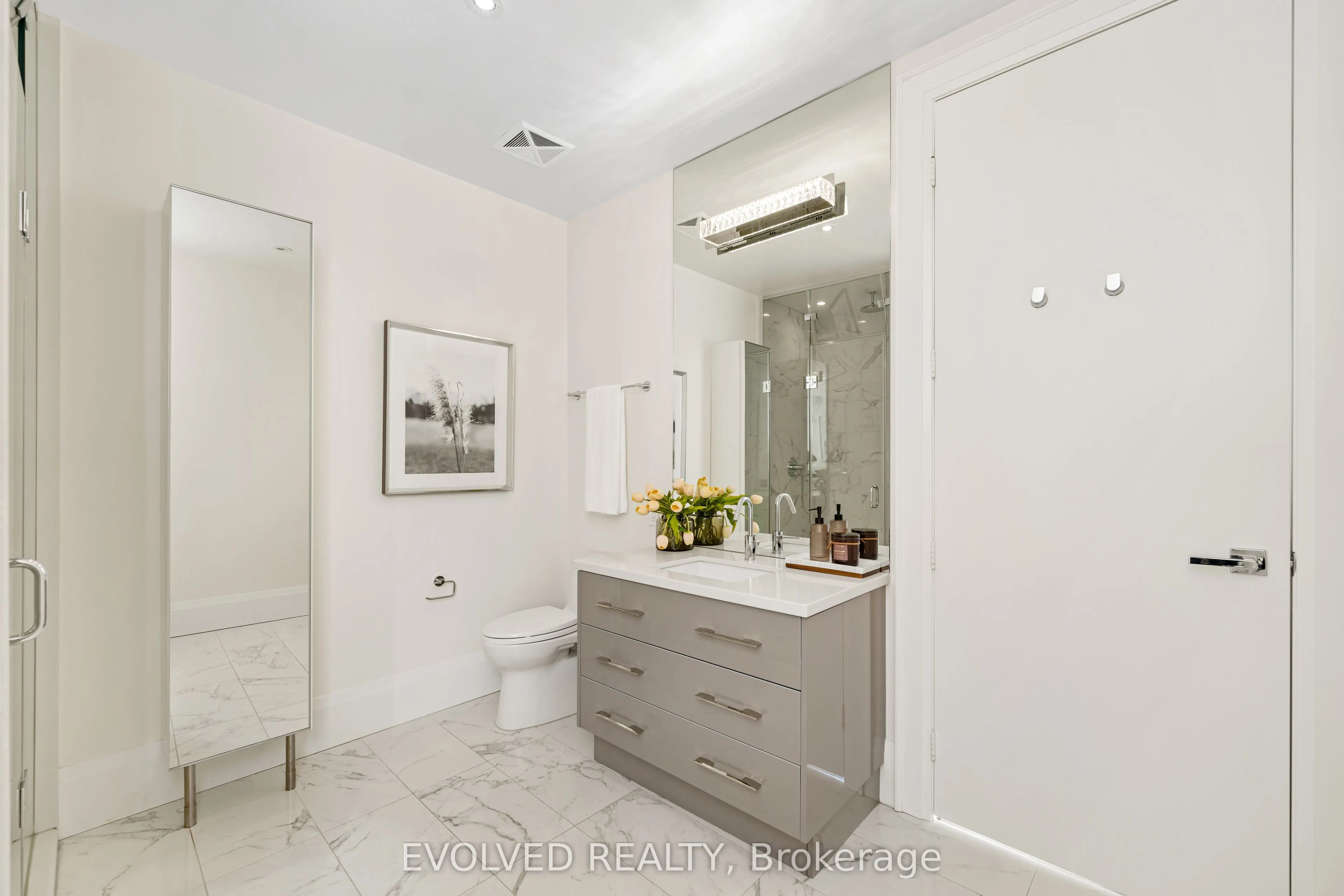 29 Queens Quay E, #110
