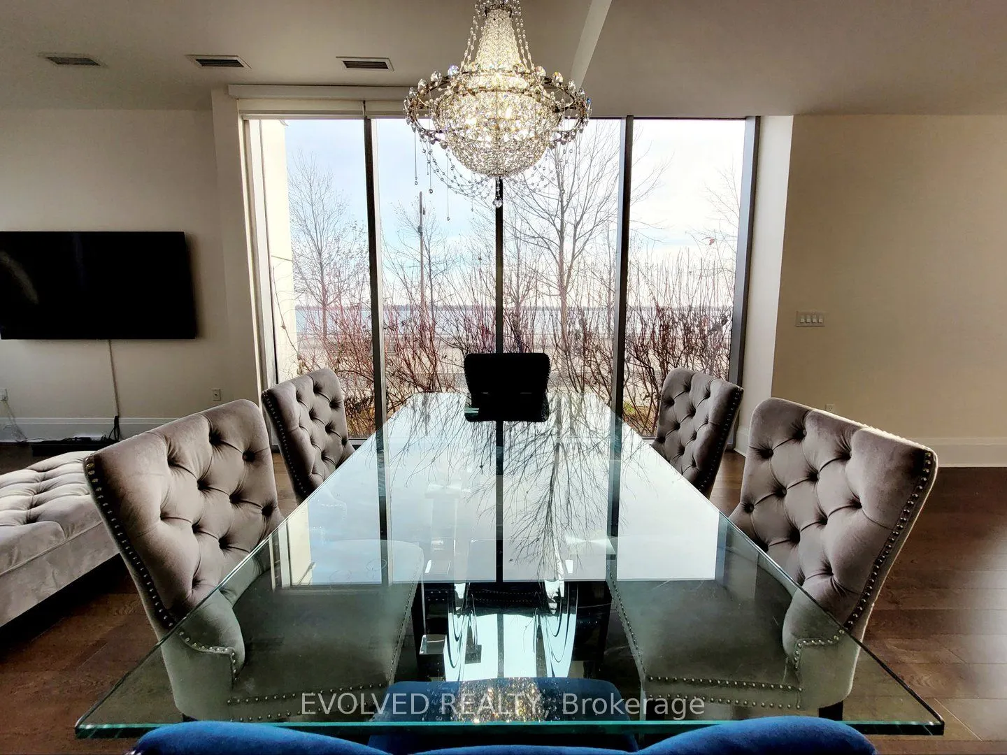 29 Queens Quay E, #110