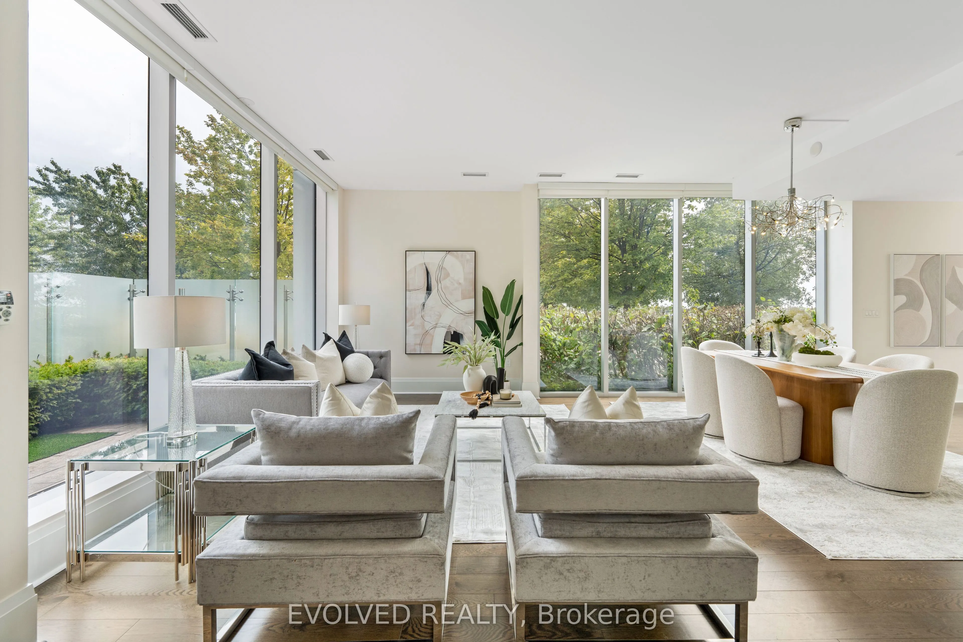 29 Queens Quay E, #110