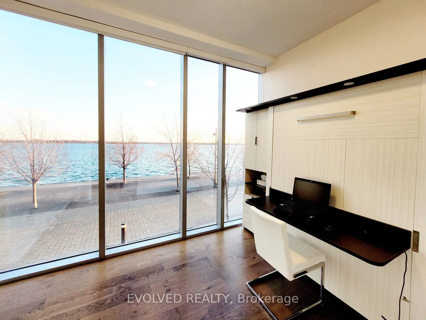29 Queens Quay E, #110