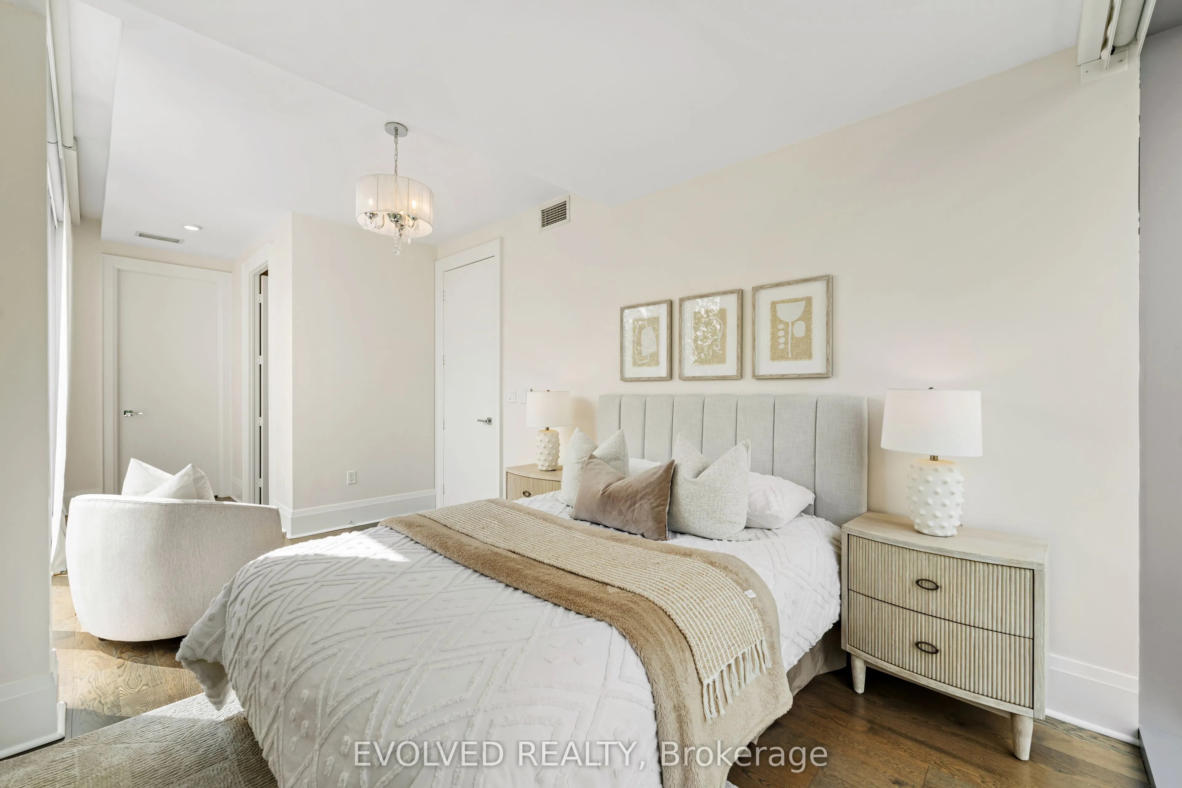 29 Queens Quay E, #110