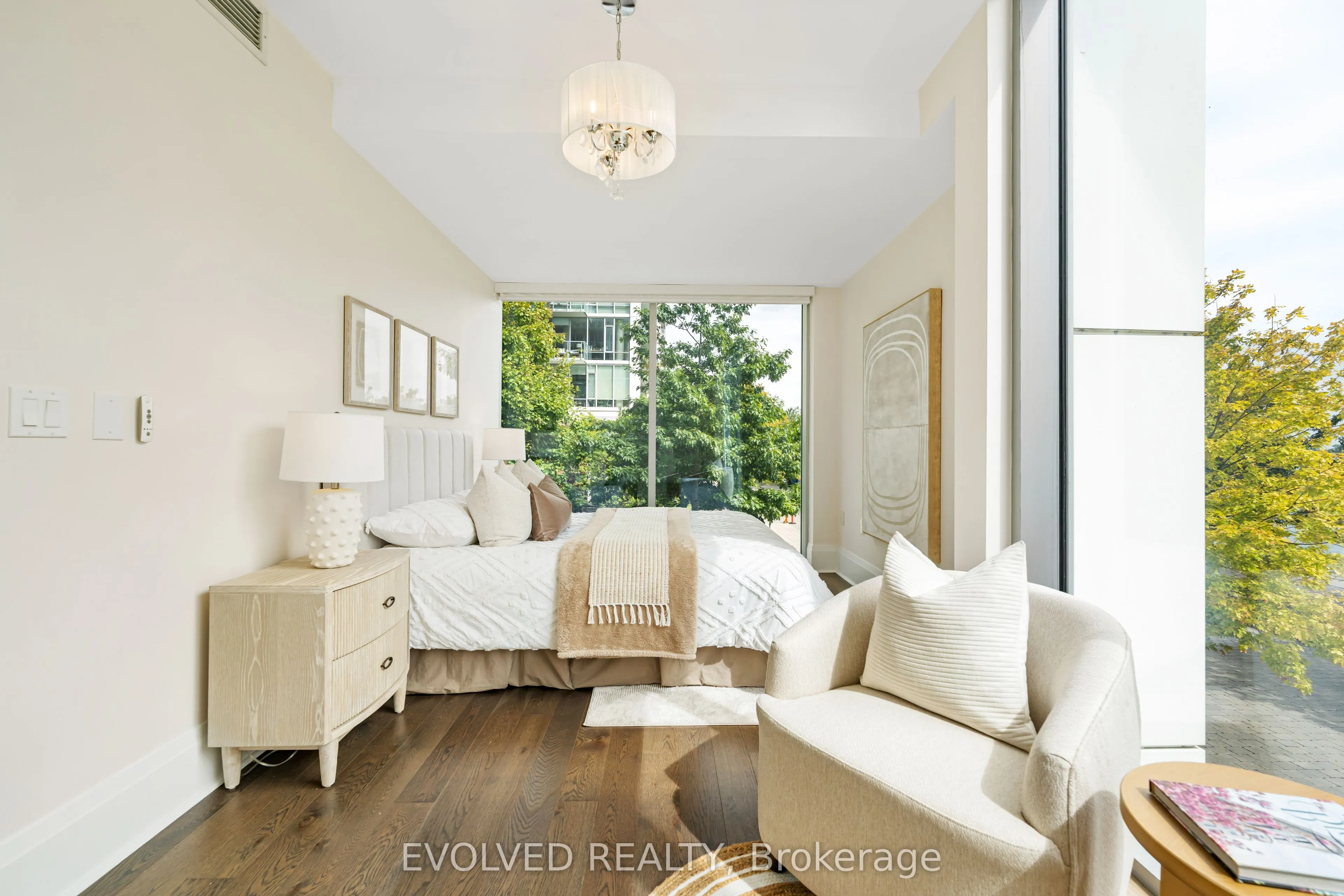 29 Queens Quay E, #110