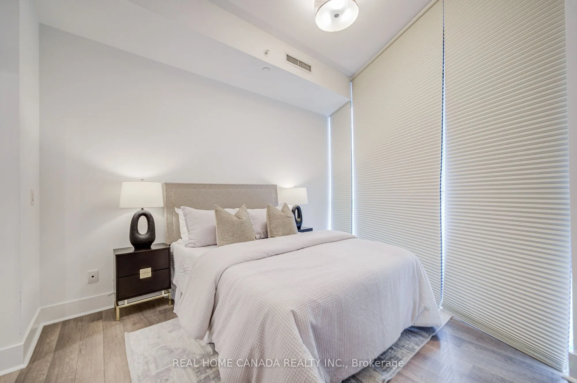32 Davenport Road, #2608