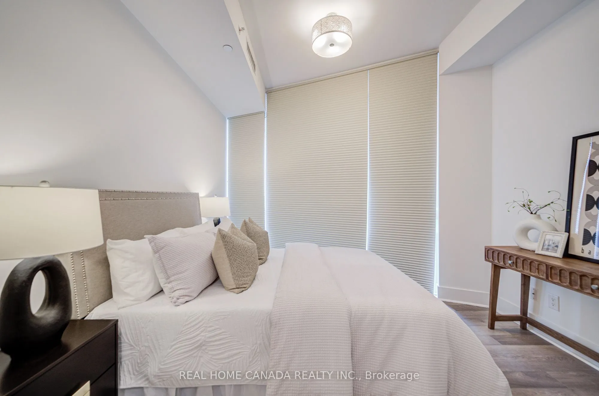 32 Davenport Road, #2608