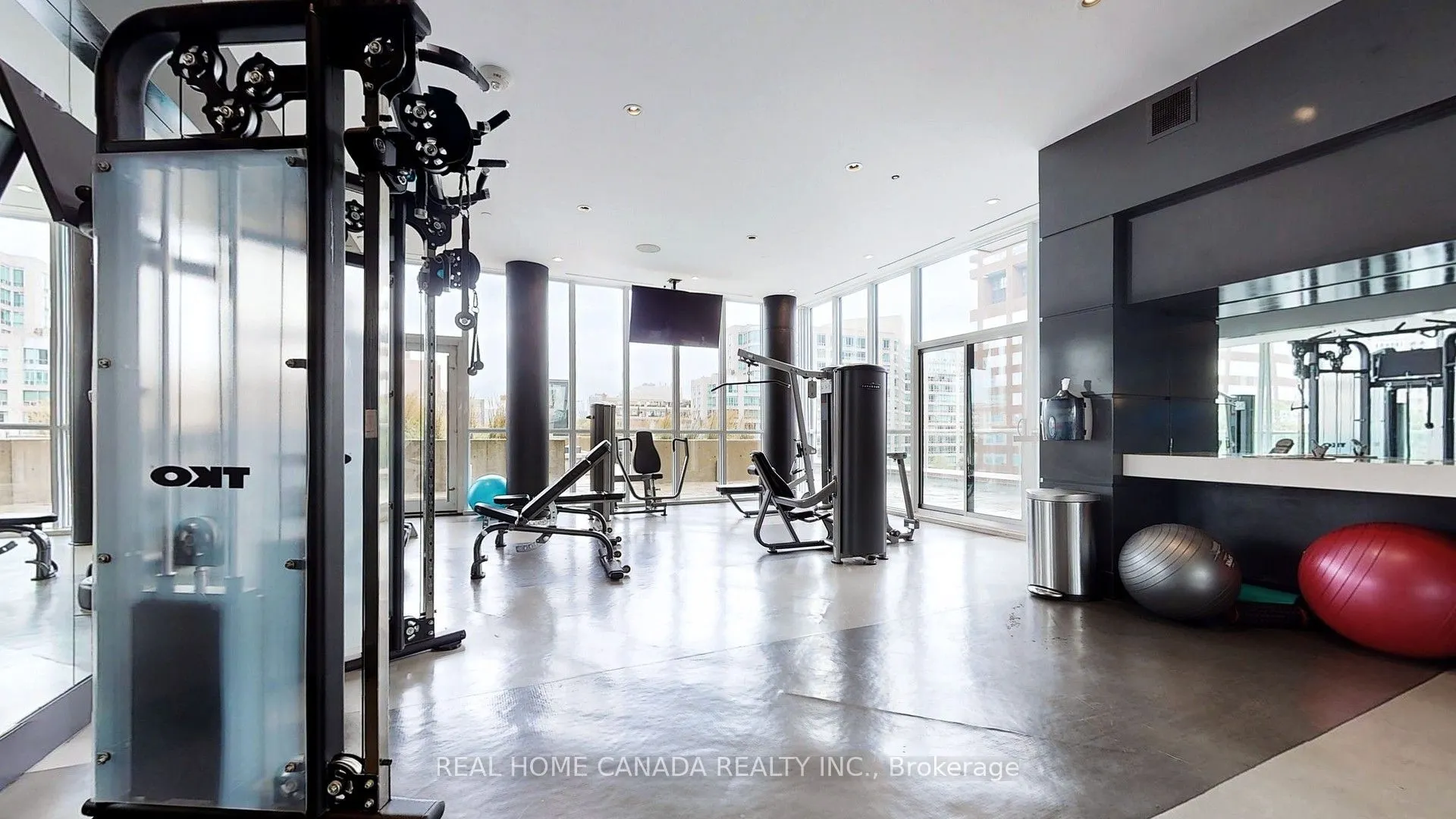 32 Davenport Road, #2608