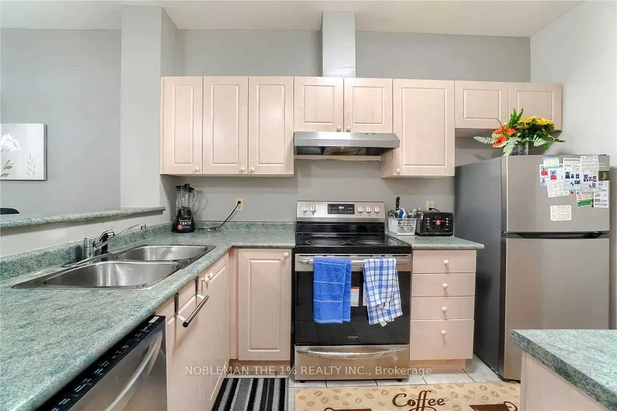 10 Gateway Boulevard, #313