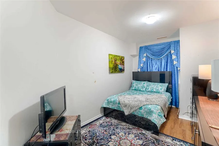 10 Gateway Boulevard, #313