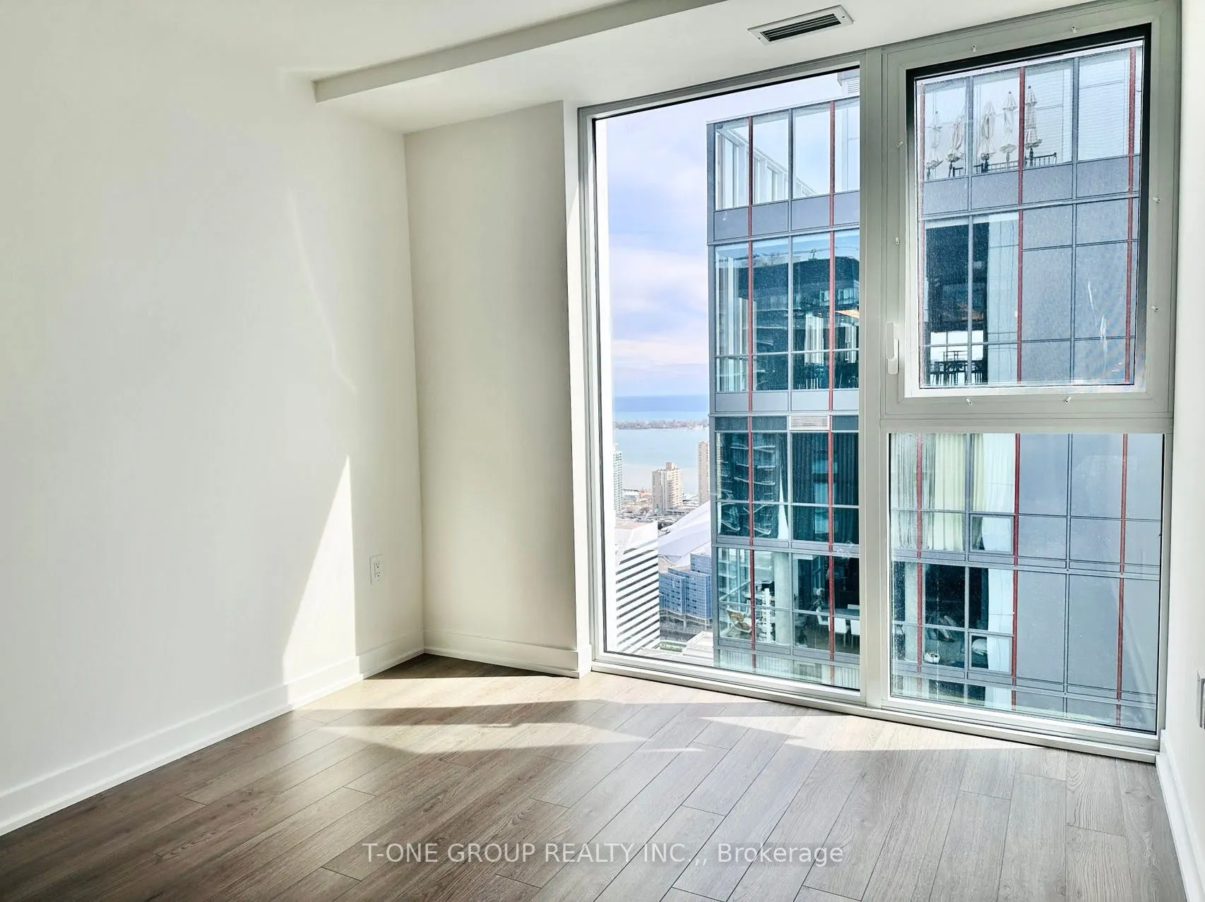 357 King Street W, #4109