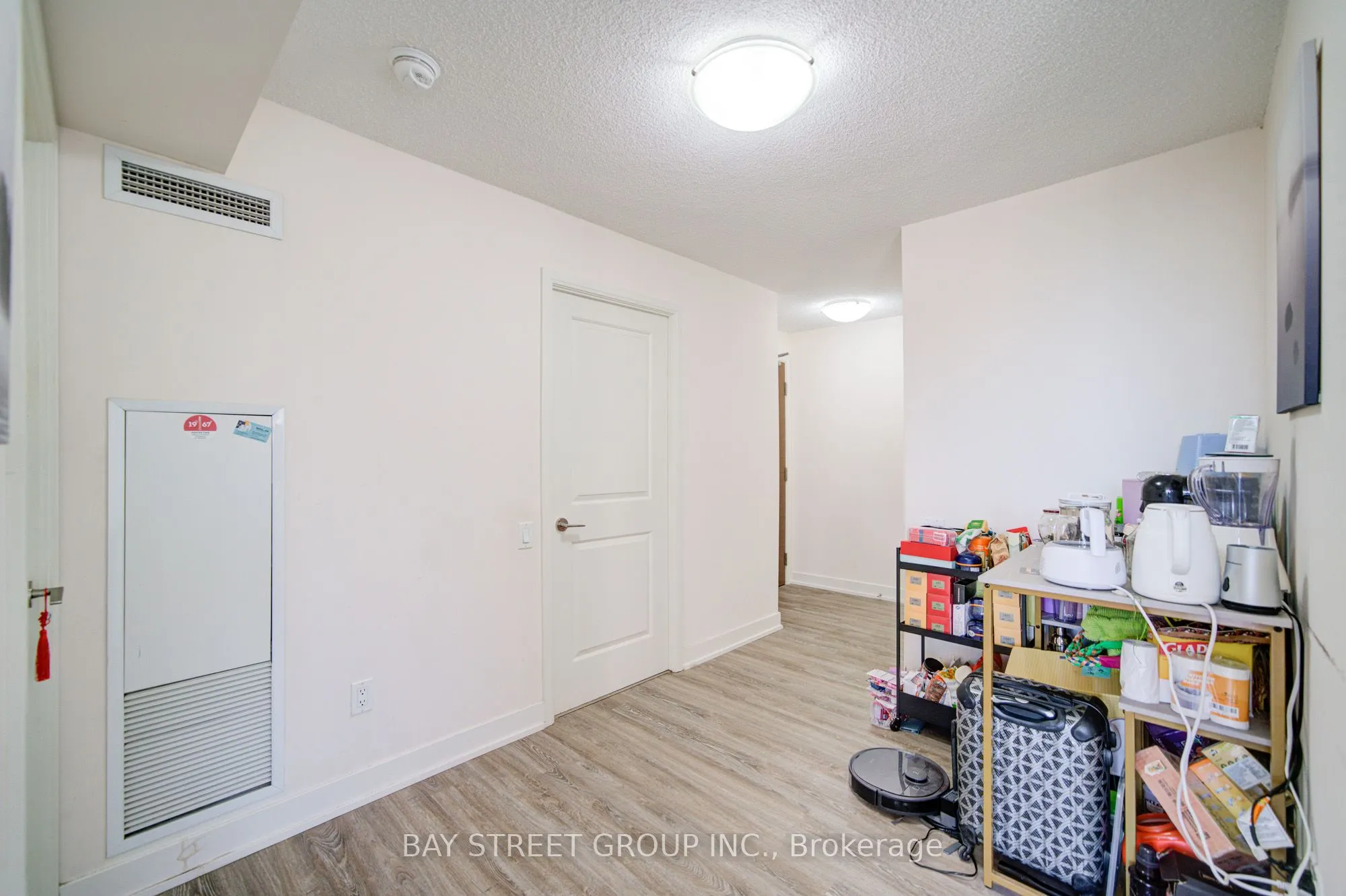 23 Sheppard Avenue E, #1104