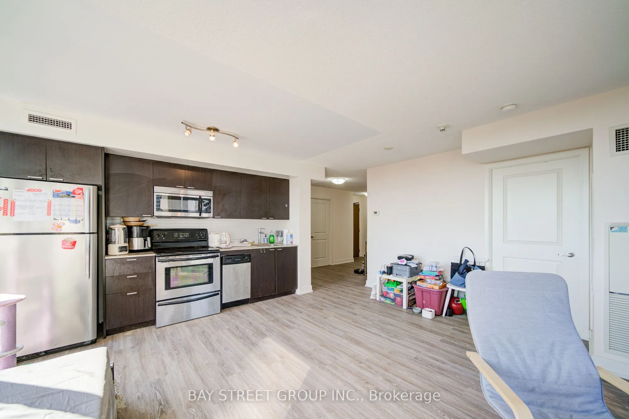 23 Sheppard Avenue E, #1104