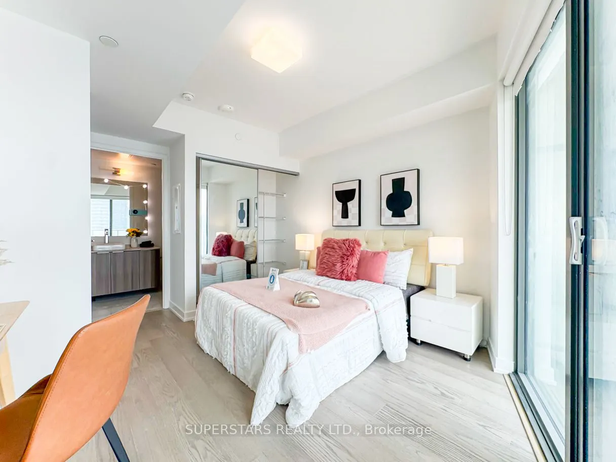 11 Wellesley Street W, #3105