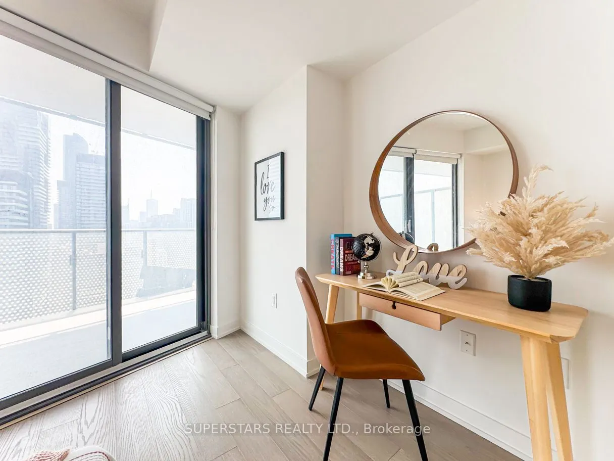 11 Wellesley Street W, #3105