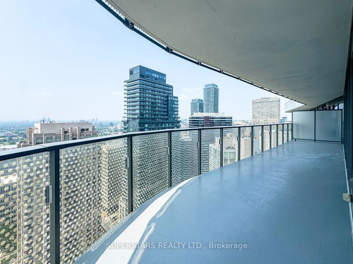 11 Wellesley Street W, #3105