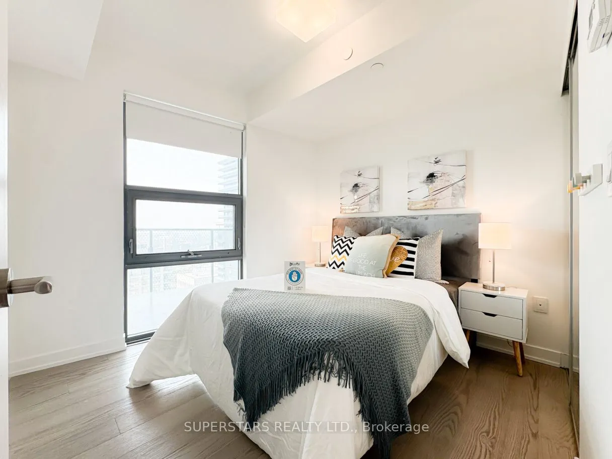 11 Wellesley Street W, #3105
