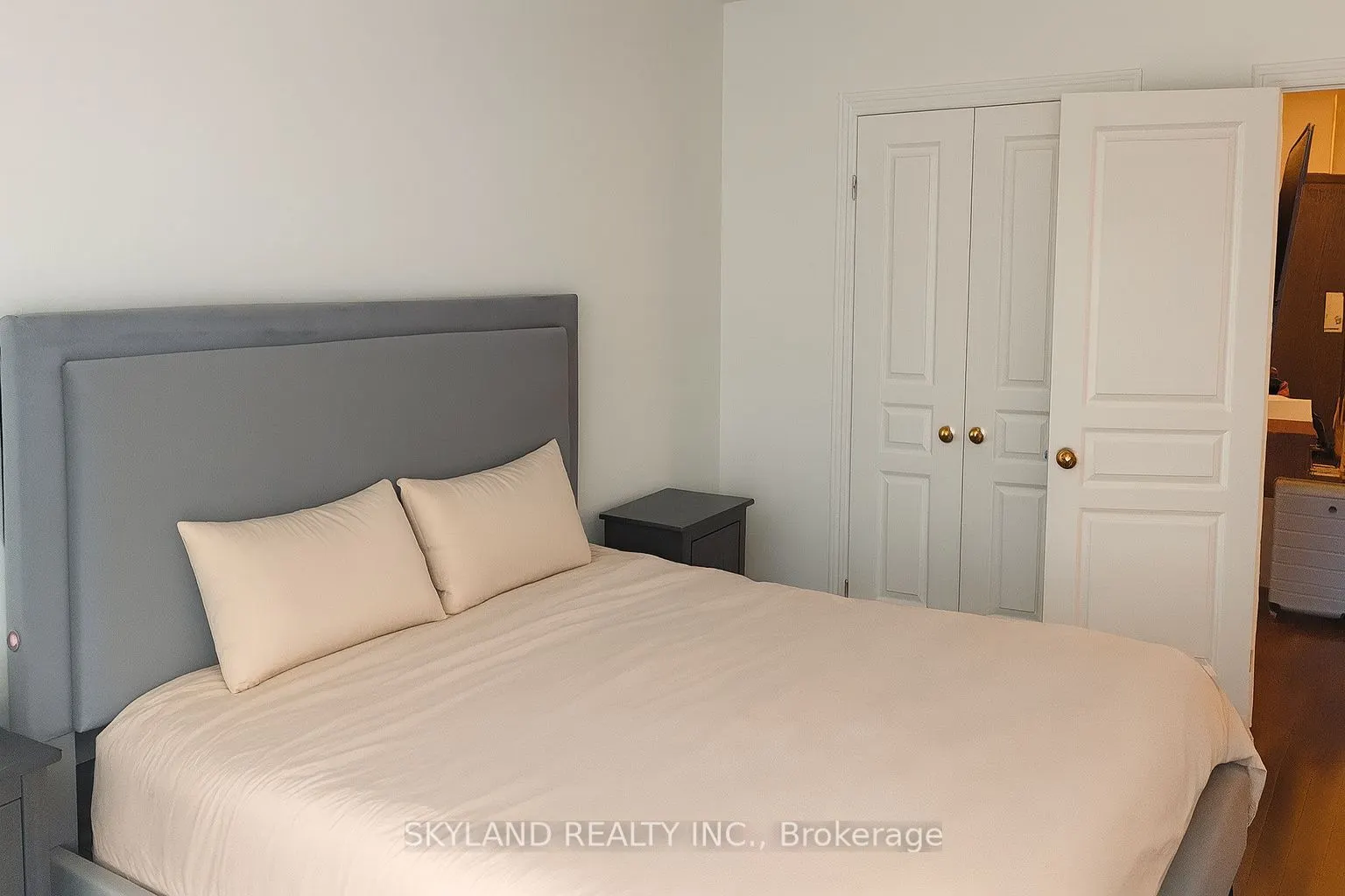 102 Bloor Street W, #1507