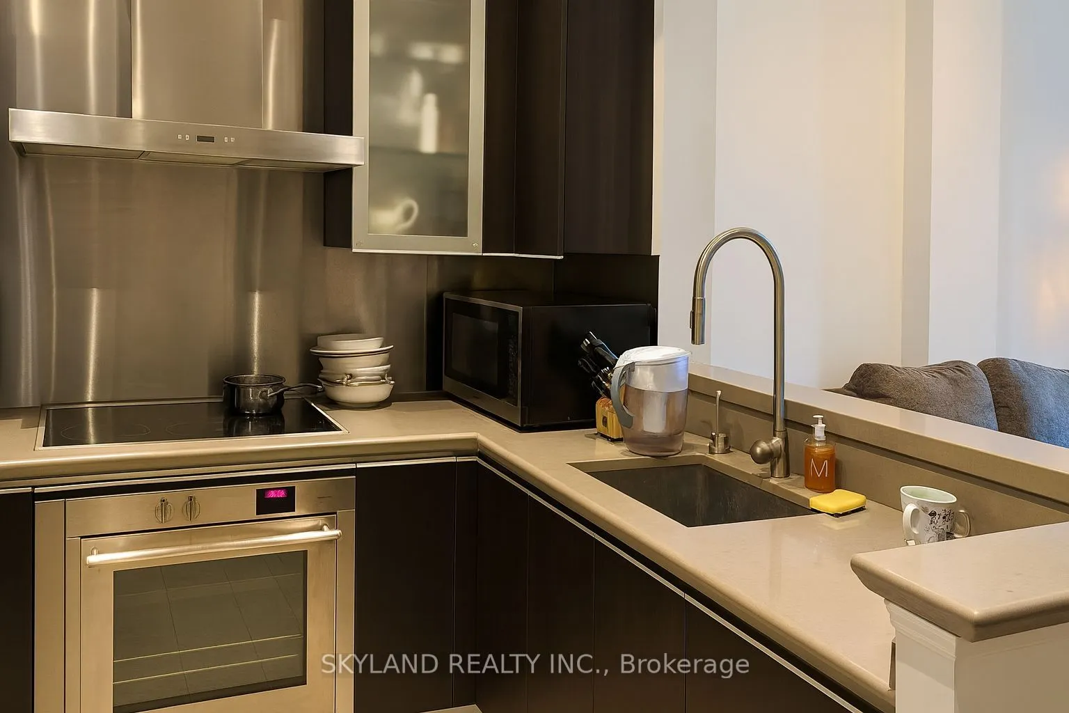 102 Bloor Street W, #1507
