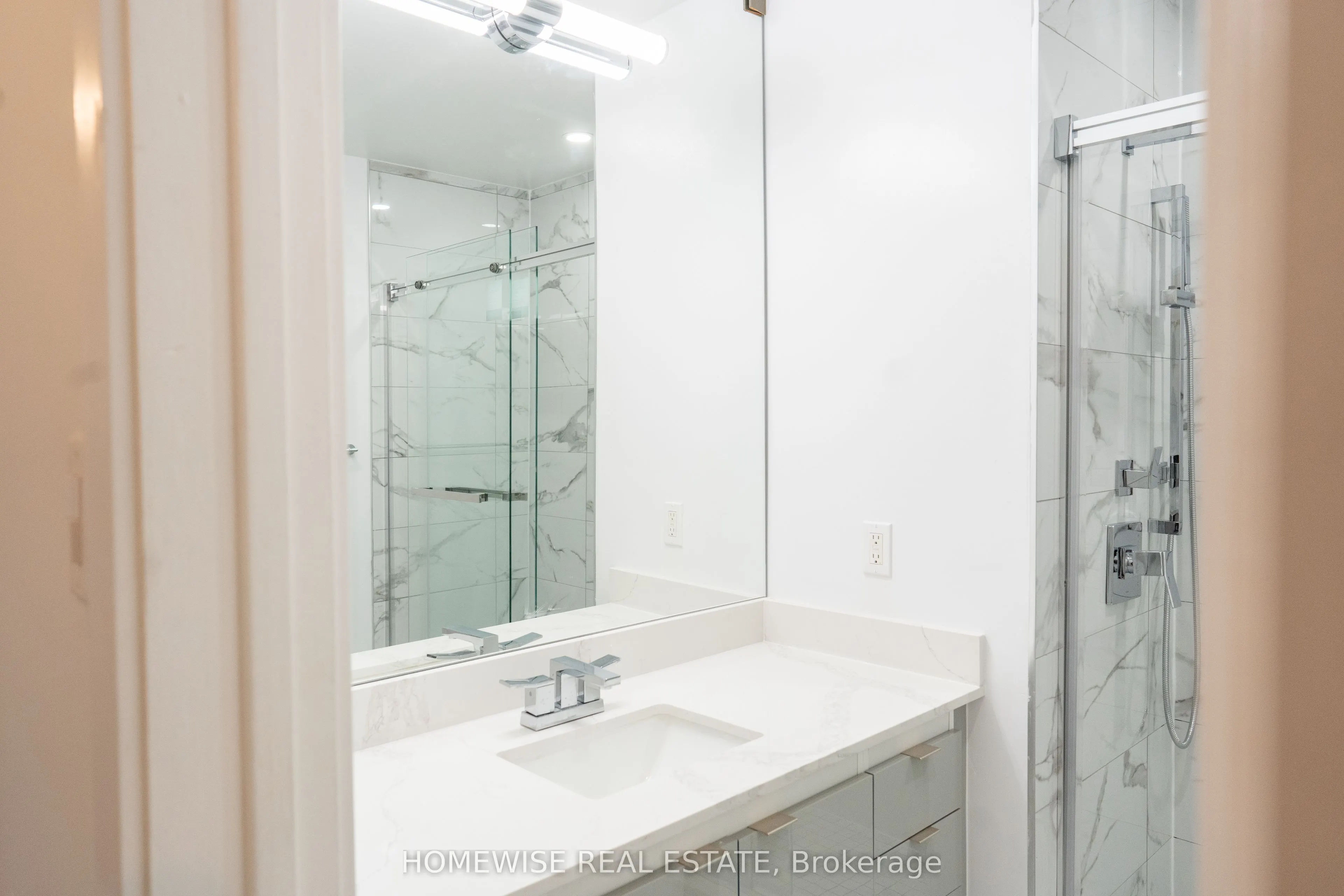 383 Spadina Road, #1