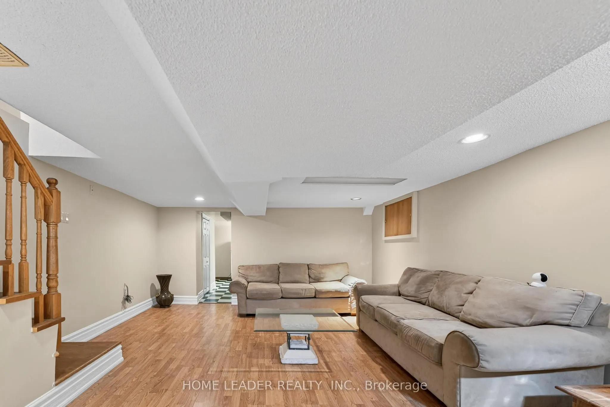 5 Lindsey Avenue