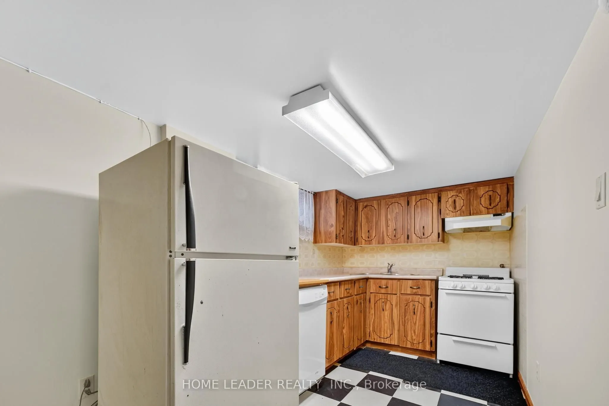 5 Lindsey Avenue
