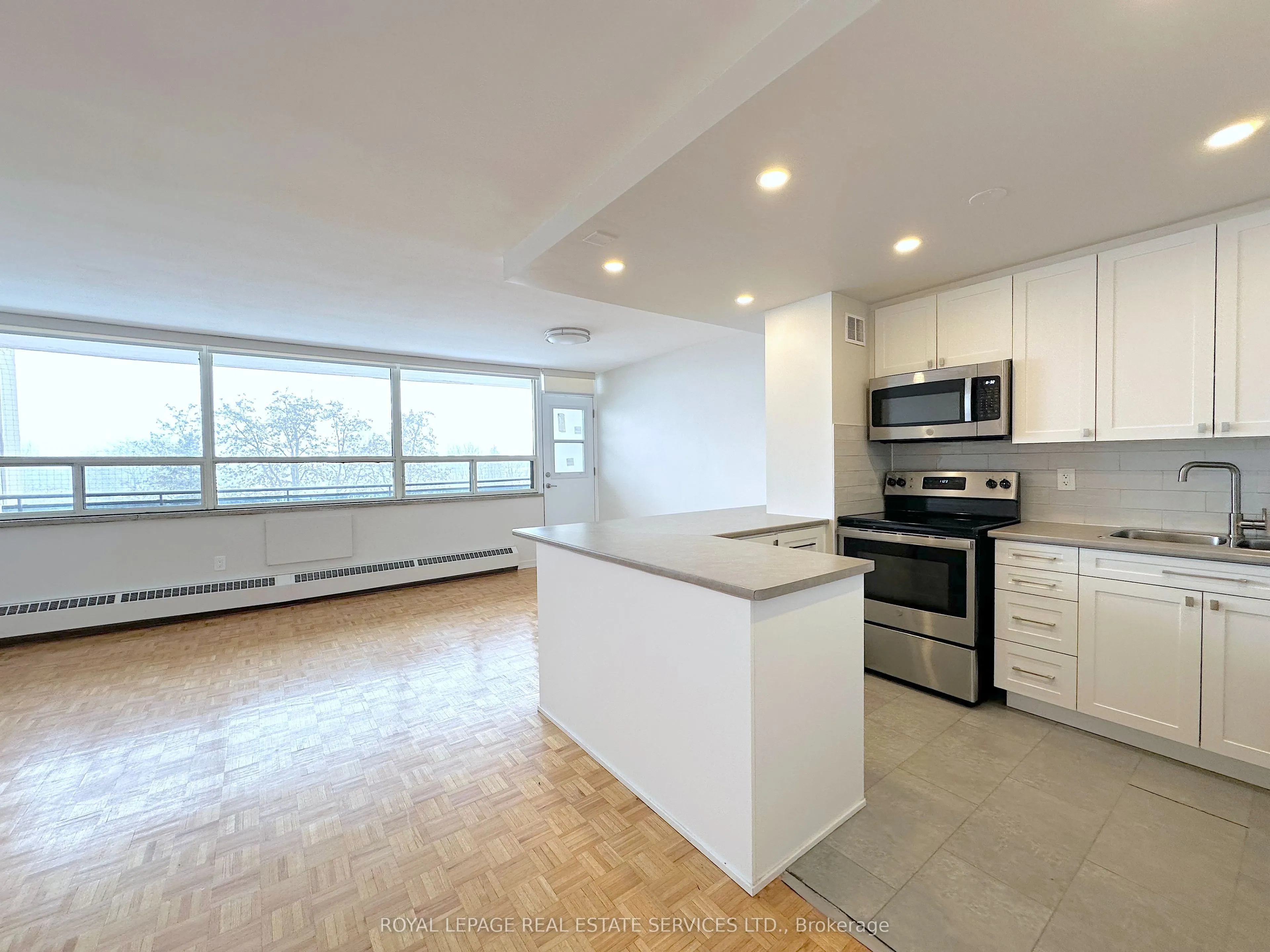 12 Rockford Road, #210