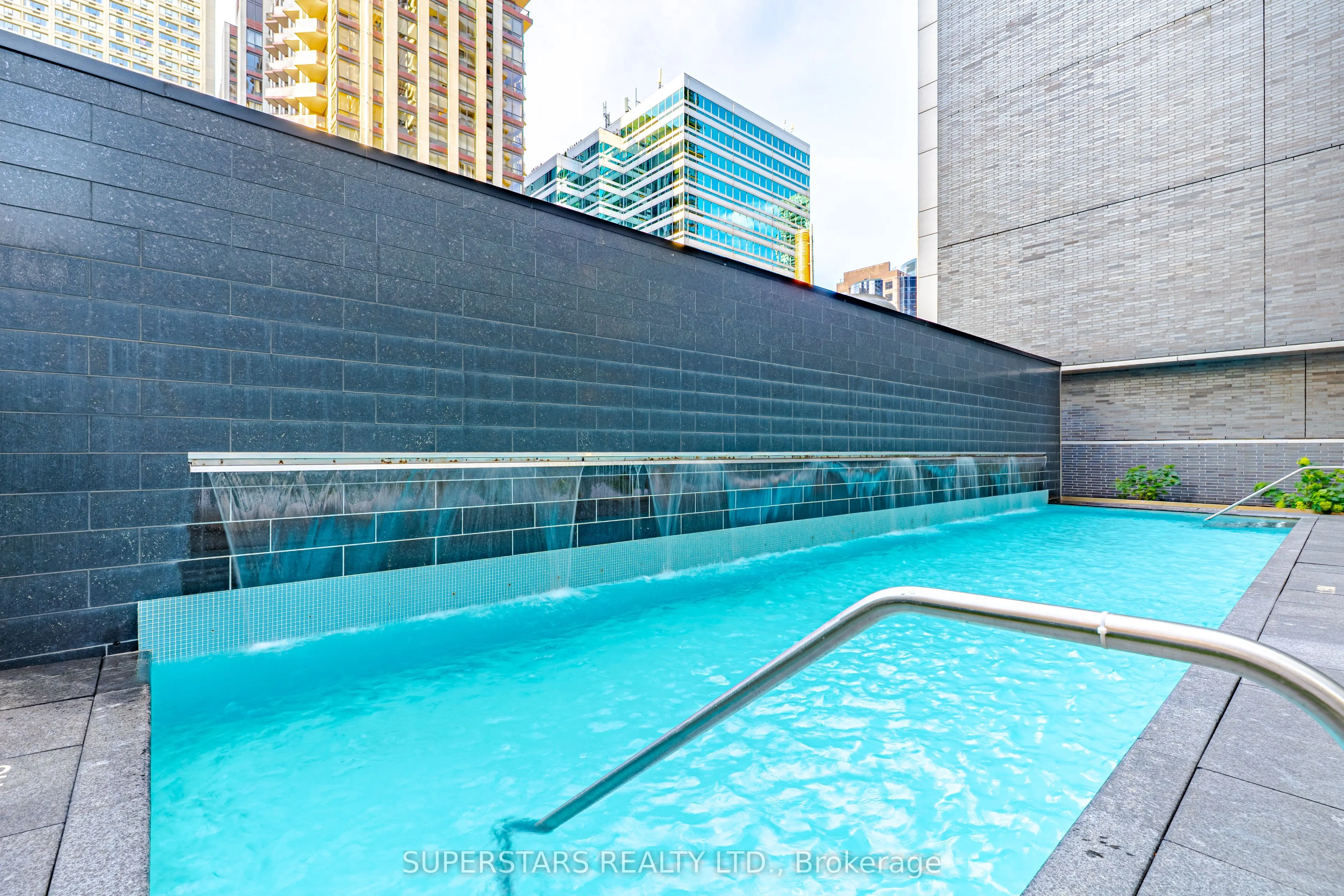 42 Charles Street E, #3001