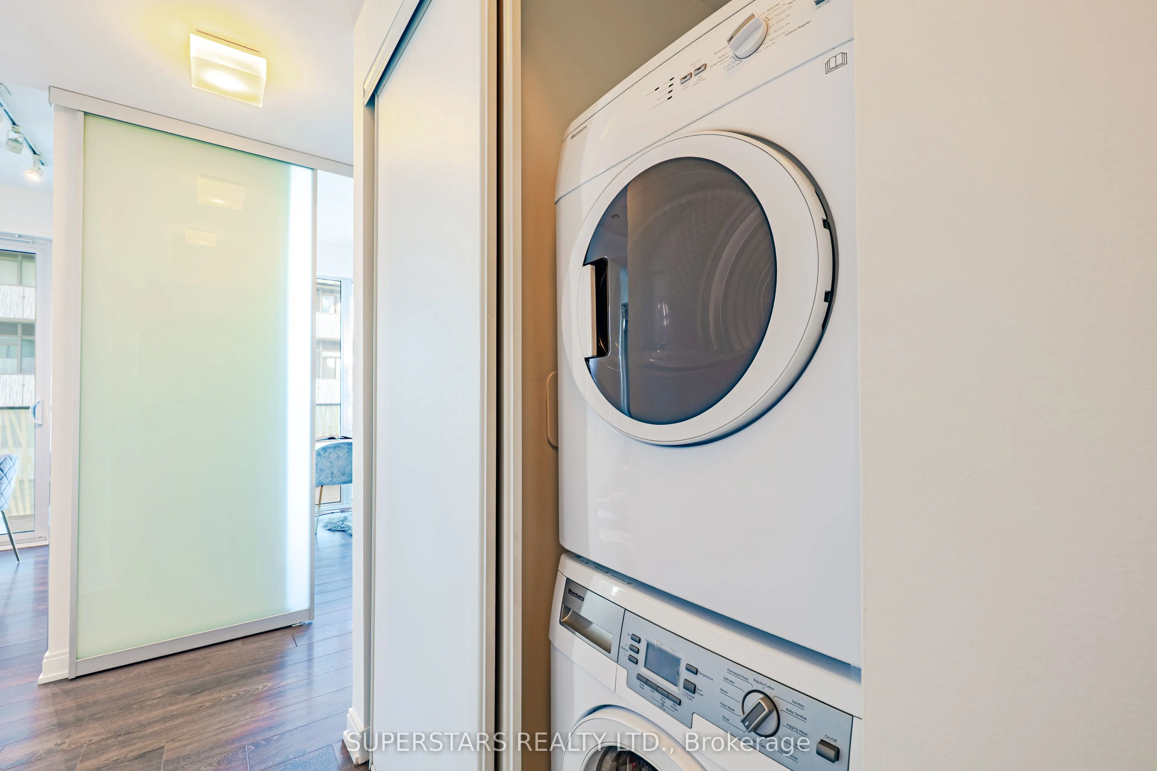 42 Charles Street E, #3001