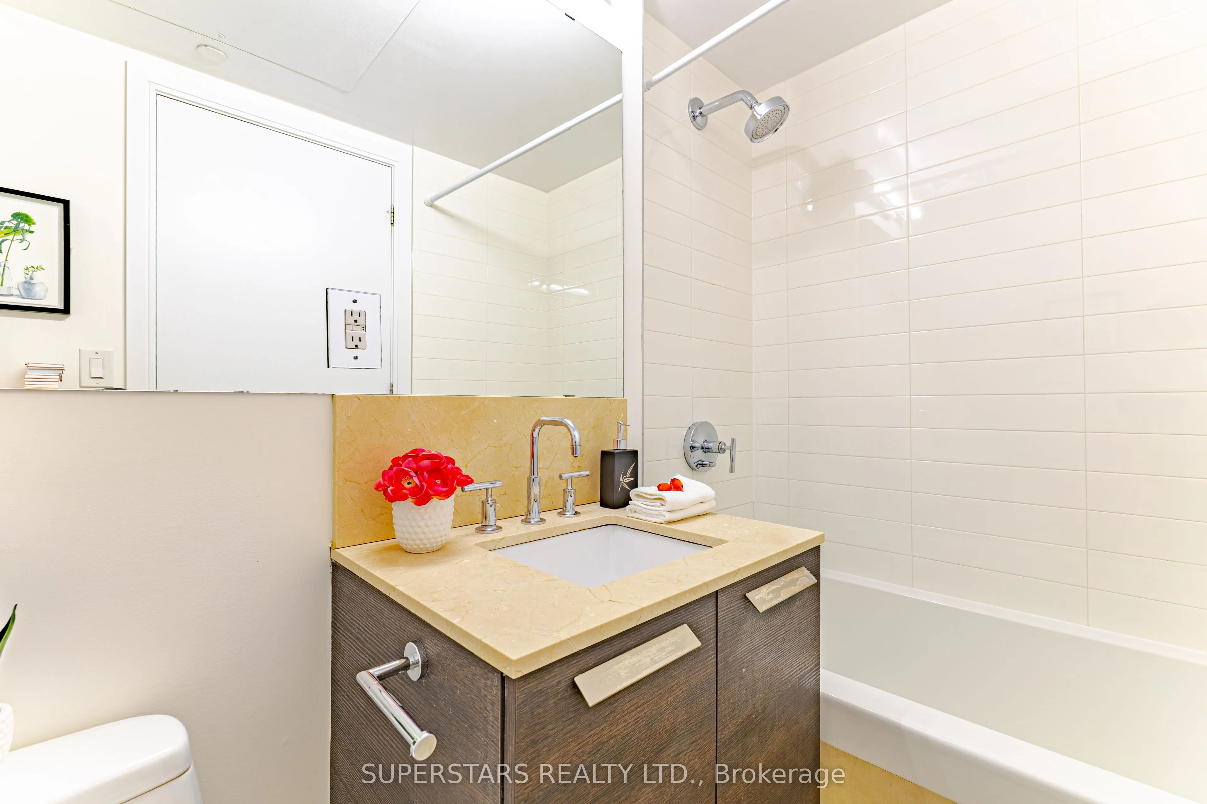 42 Charles Street E, #3001