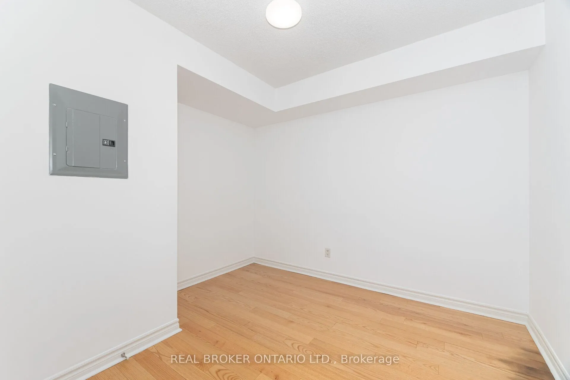 17 Barberry Place, #1109